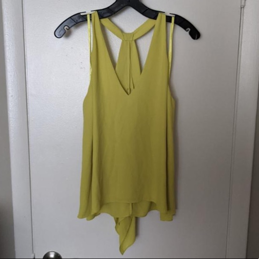 BCBGMAXAZRIA DARK LIME TOP SIZE S